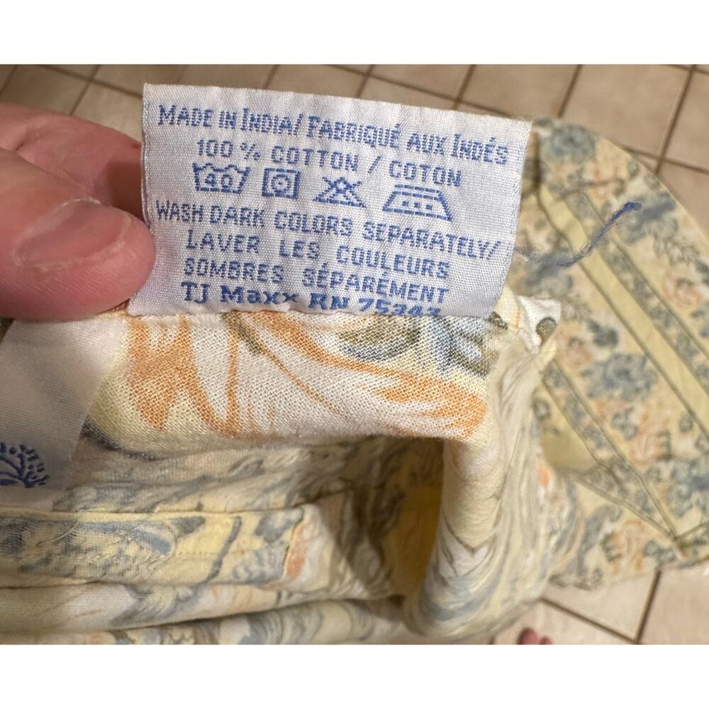 April Cornell Round Tablecloth Cotton Floral yellow blue Brown 82” and 4 napkins - Picture 5 of 5